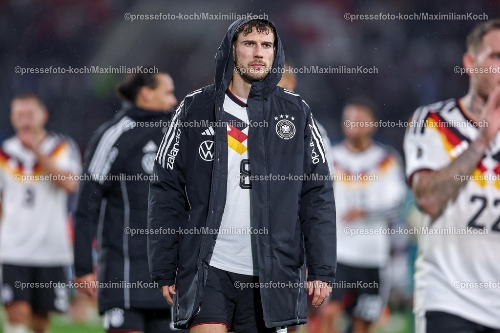 DFB14112501143 | 14.11.2025, Fußball, Länderspiel, WM-Qualifikation Europa, Deutschland - Luxemburg, Stade de Luxembourg (Croix de Gasperich, Luxemburg), 9. Spieltag, Saison 2025 2026: Leon Goretzka (GER #08) im Regen  Regulations prohibit any use of photographs as image sequences and or quasi-video.