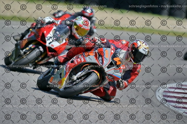 26BT02-1175 | markuskiefer.com - Realisiert mit Pictrs.com