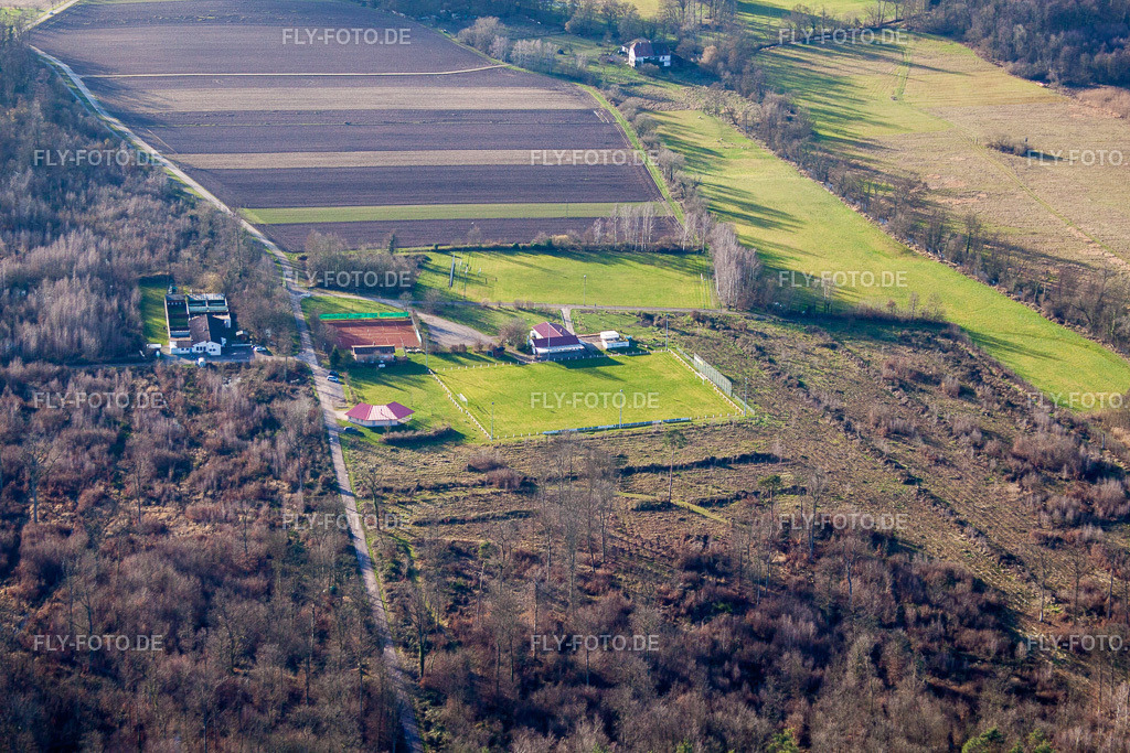 Sportplat, Tennisplatz  und Schützenhaus https://xn--schtzenhaus-steinweiler-epc.de/ | Luftbild: Sportplat, Tennisplatz  und Schützenhaus https://xn--schtzenhaus-steinweiler-epc.de/ in Steinweiler im Bundesland Rheinland-Pfalz in Deutschland. Foto: IMG_61850.jpg vom 28.01.2014 durch Werner Riehm/FLY-FOTO.de - Realisiert mit Pictrs.com