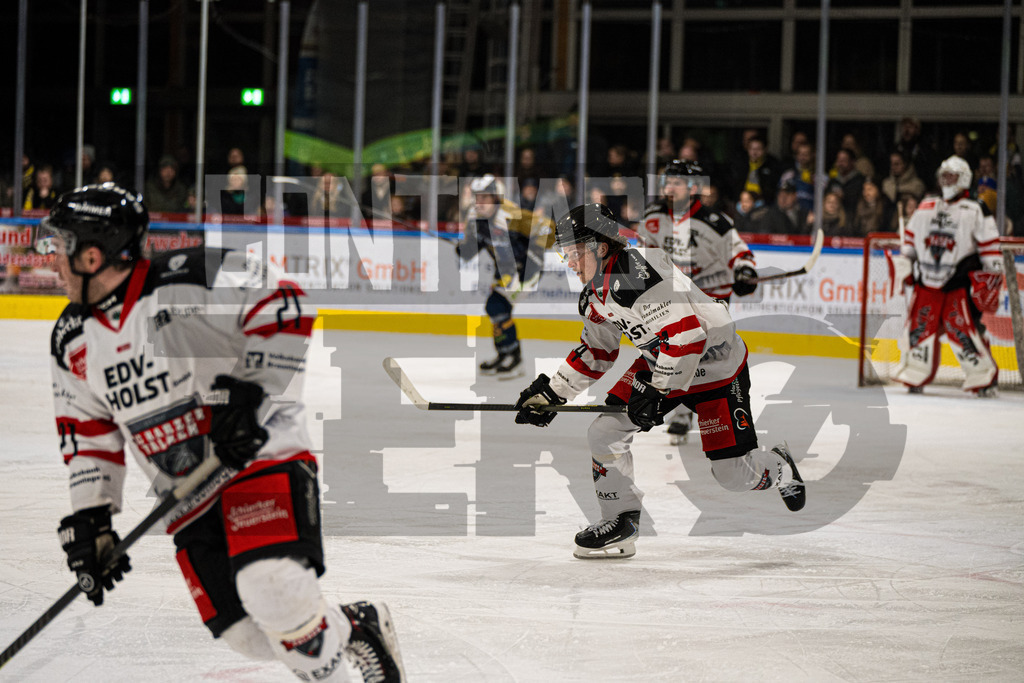 Eishockey I Herren I Saison 2025-2026 I Regionalliga Nord I Adendorfer EC - Harzer Falken | CONTRAST ZERØ MEDIA - Realisiert mit Pictrs.com