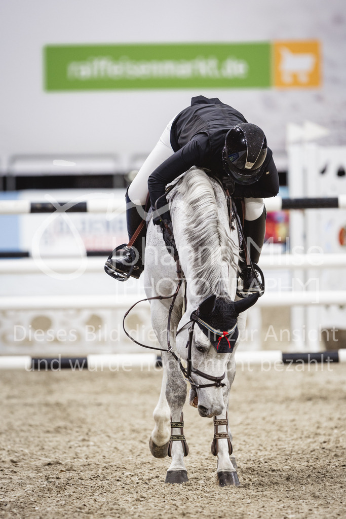 231028_Oldenburg_S1-Spr_Amateure-215 | Deine schönsten Turniermomente als professionelle Fotos! Entdecke hochwertige Pferdesport-Fotografie im Online-Shop. Jetzt Fotos finden & bestellen!