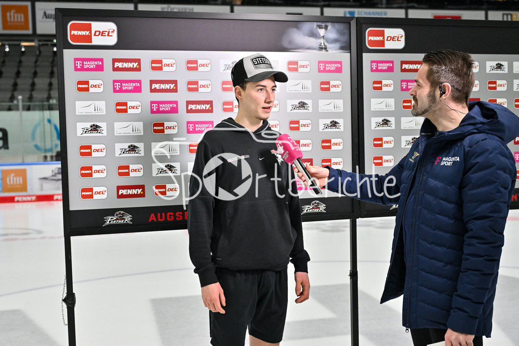 Augsburger Panther - Kölner Haie | Beim Interview von MagentaSport Kevin NIEDENZ (Koelner Haie #46) / Einzelfoto / Freisteller / DEL: Augsburger Panther - Koelner Haie, Curt Frenzel Stadion am 02.03.2025 / Alex KUNZ