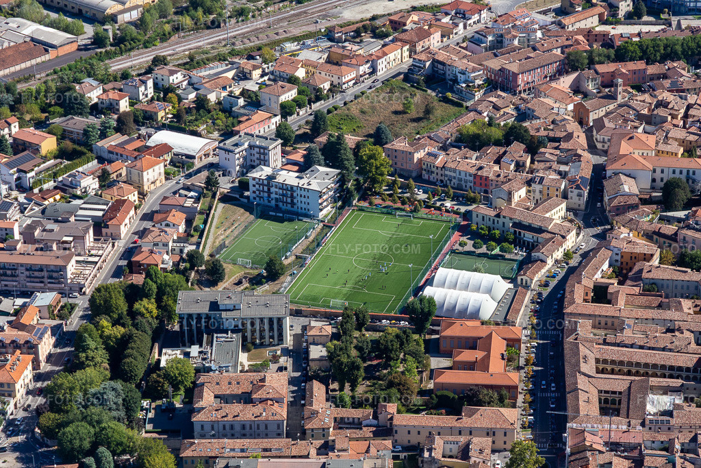 Aerial view: Stadio Giuseppe Voltini in Crema in the state Cremona, Italy. – Photo: IMG_134420.jpg taken on 09/18/2022 by Werner Riehm/FLY-FOTO.com – Resolution of the original: 5472 x 3648 px