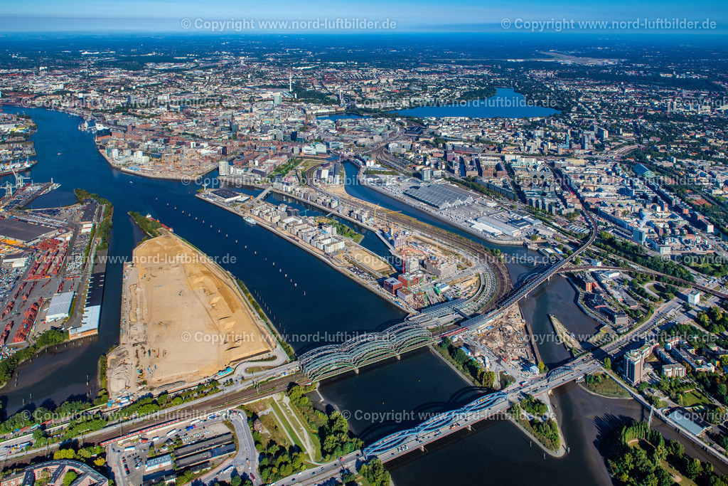 Hamburg_Baakenhafen_Hafencity_ELS_3829220922 | HAMBURG 22.09.2022 Baustellen für Wohn- und Geschäftshäuser im Baakenhafen entlang der der Baakenallee in der HafenCity in Hamburg, Deutschland. Weiterführende Informationen bei: AUG. PRIEN Bauunternehmung (GmbH & Co. KG),  BVE Bauverein der Elbgemeinden eG,  Baugenossenschaft Hamburger Wohnen eG,  HafenCity Hamburg GmbH,  Johann Daniel Lawaetz-Stiftung,  Richard Ditting GmbH & Co. KG,  bof architekten,  florian krieger - architektur und städtebau gmbh. // Construction sites for residential and commercial buildings in the Baakenhafen along the Baakenallee in HafenCity in Hamburg, Germany. Further information at: AUG. PRIEN Bauunternehmung (GmbH & Co. KG),  BVE Bauverein der Elbgemeinden eG,  Baugenossenschaft Hamburger Wohnen eG,  HafenCity Hamburg GmbH,  Johann Daniel Lawaetz-Stiftung,  Richard Ditting GmbH & Co. KG,  bof architekten,  florian krieger - architektur und staedtebau gmbh. Foto: Martin Elsen