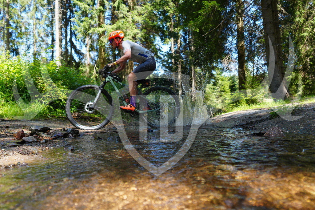 FC604473 | Fotogalerie der Treibjagd im Dunkelwald - Dein MTB Etappenrennen im Erzgebirge - Realisiert mit Pictrs.com
