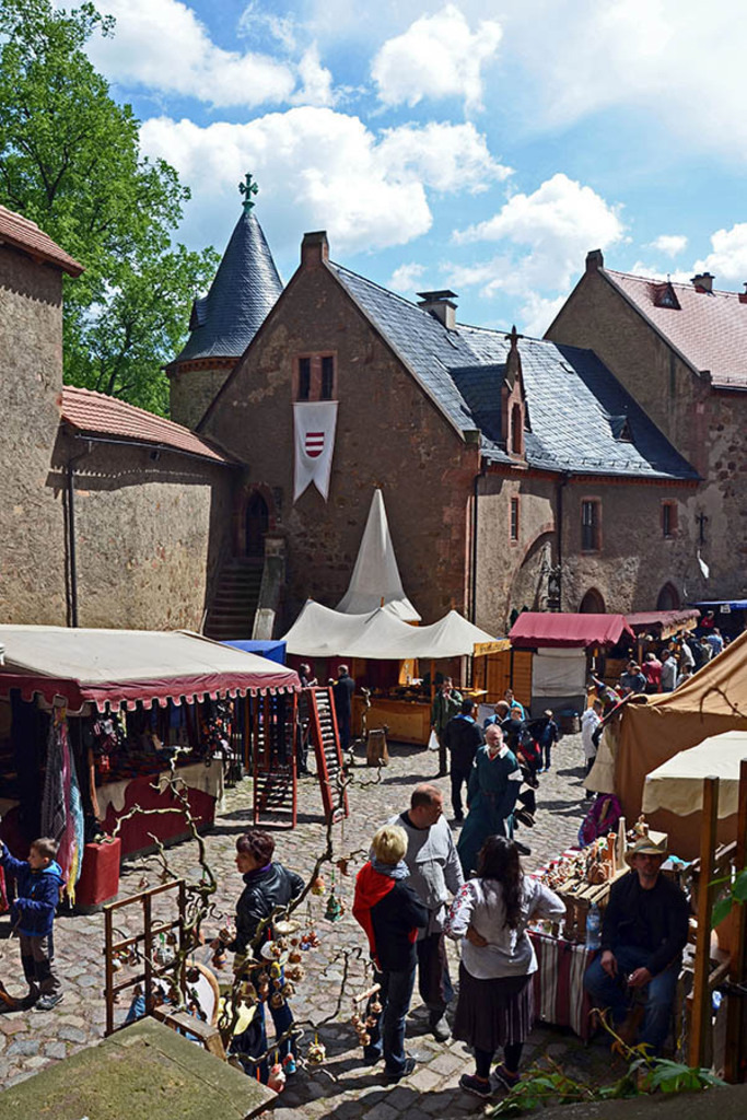 Kriebstein - Burg Kriebstein - Mittelalterliches Burgfest | Entdecke über 20 Kategorien Leipzig-Motive: Foto-Downloads, hochwertige Poster, Leinwand- & Fine-Art-Prints. Jetzt Lieblingsfoto im Bildlexikon Leipzig Shop bestellen!