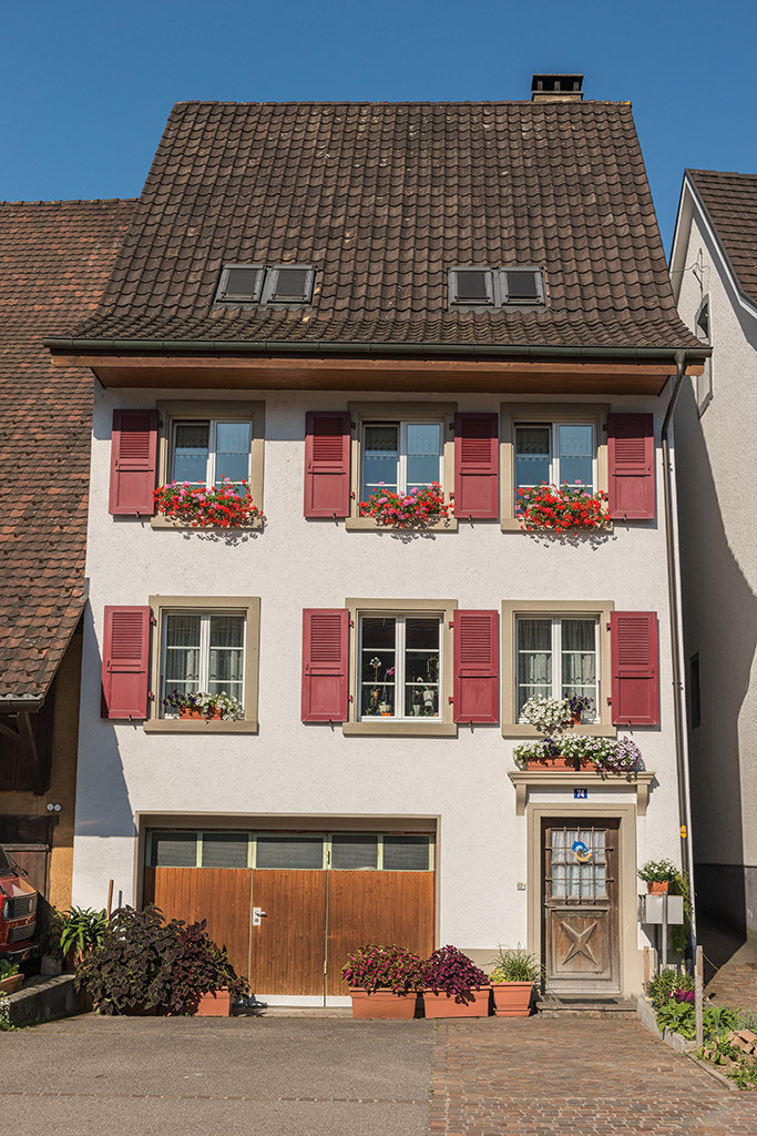 Baselbieter Haus | in Bubendorf, Baselland, Schweiz. - Realisiert mit Pictrs.com
