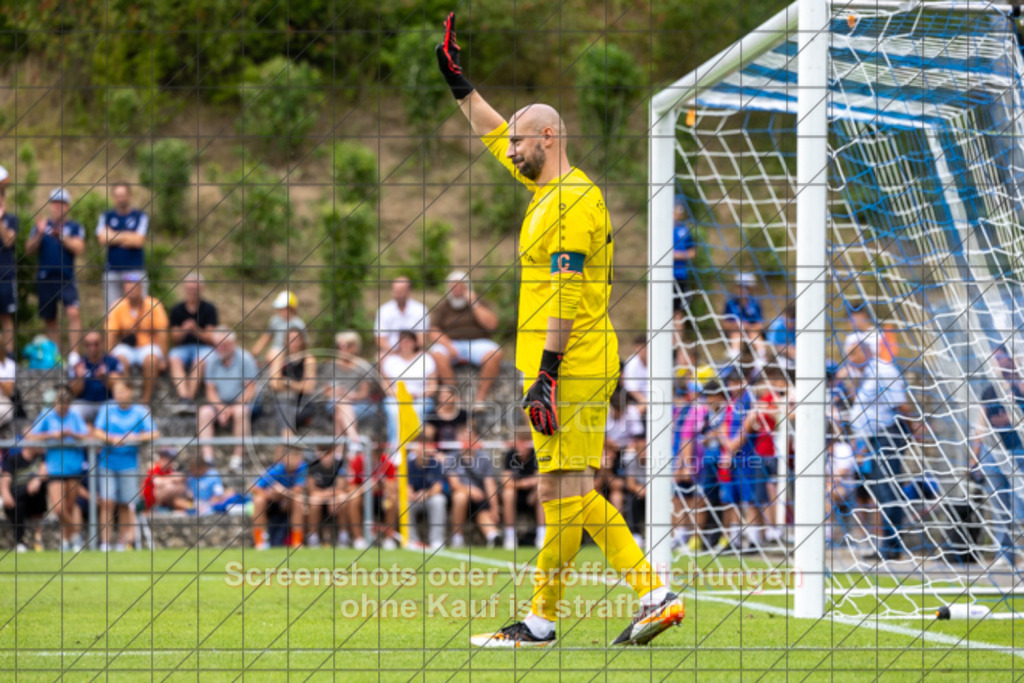 20250706_171508_2001 | #,TSG Salach (blau) vs. 1.FC Heidenheim (rot), Fußball, Freundschaftsspiel - WfV, Saison 2025/2026, Rasensportplatz, Staufenecker Str. 41, 73084 Salach, 06.07.2025 - 15:30 Uhr,Foto: PhotoPeet-Sportfotografie/Peter Harich