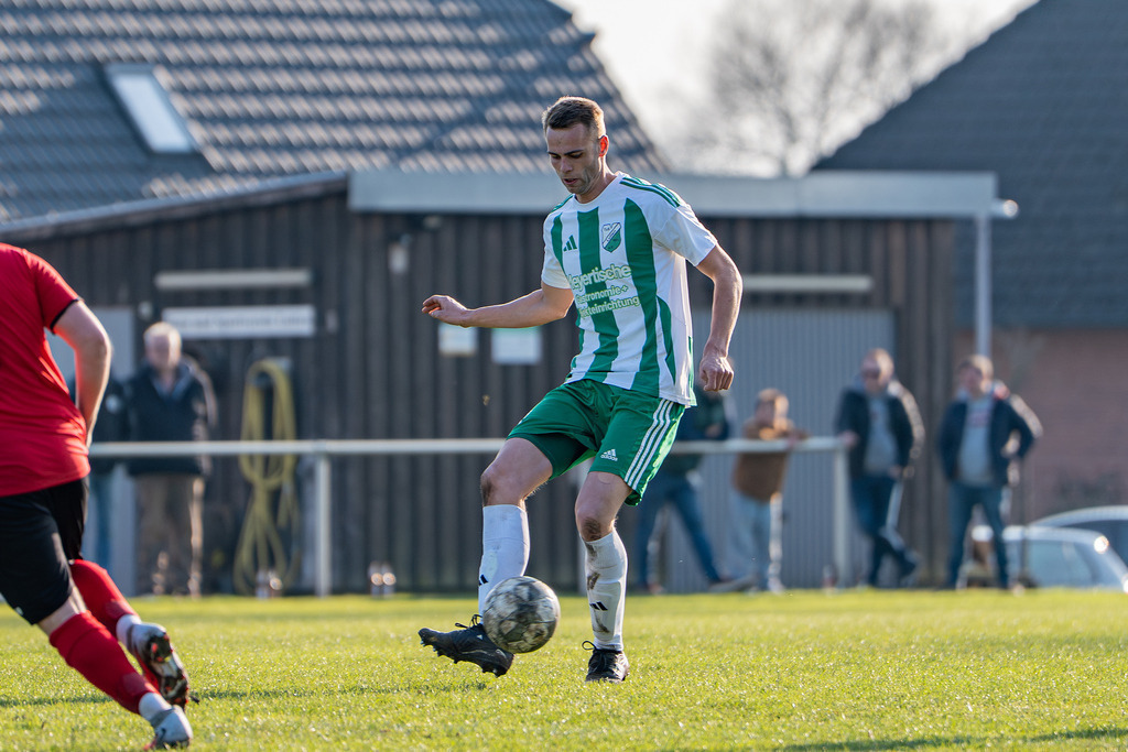 Fußball I Herren I Saison 2025-2026 I Bezirksliga Weser-Ems 4 I 24. Spieltag I TuS Lutten - TuS Frisia Goldenstedt I 13825 | jns.sportfotos - Realisiert mit Pictrs.com