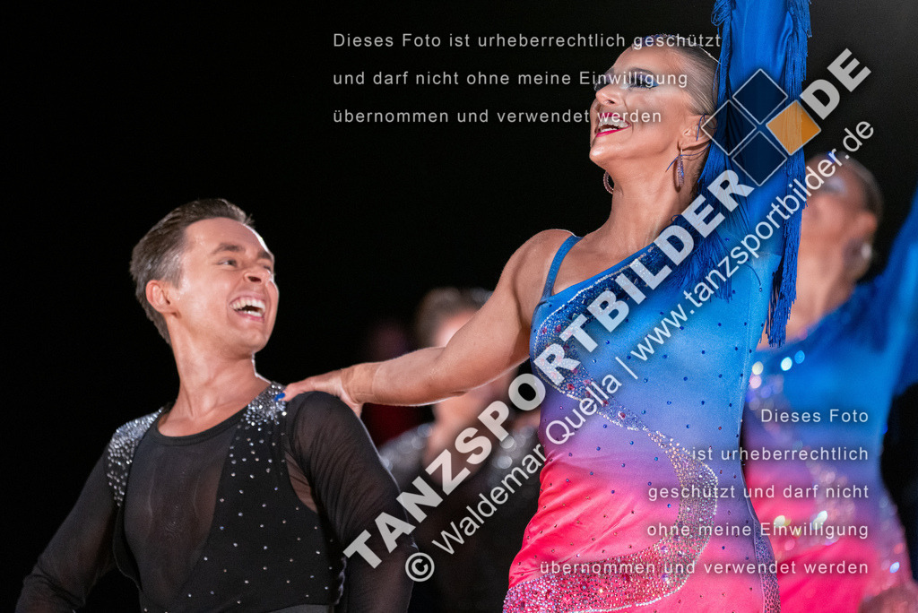 20250503-11526 | Hier finden Sie Tanz Bilder vom Latein und Standard Formationen tanzen. Sportbilder vom Tanzsport. Schöne Fotos und von Weltmeisterschaft, Europameisterschaft, Bundesliga, Regionalliga, Oberliga und Landesliga sowie von GOC Stuttgart, DanceComp, WM Bremen