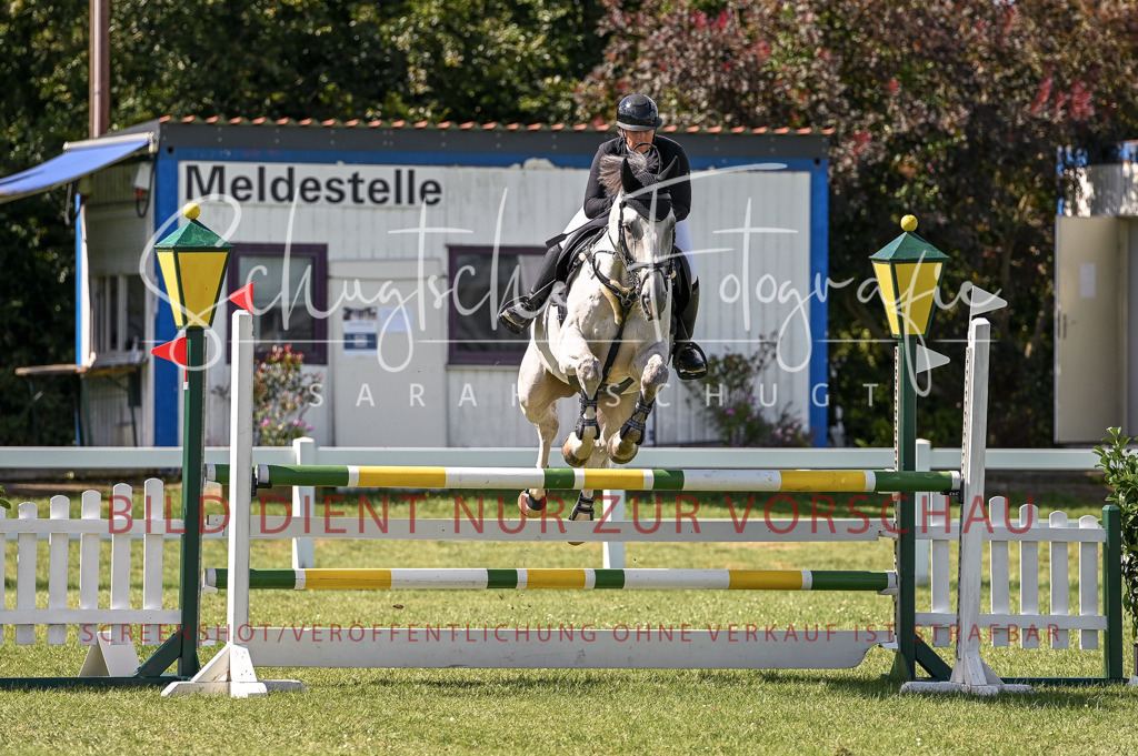 Schugtsche-Düren.2024-09.Springprf.L-103 | Schugtsche Fotografie - Realisiert mit Pictrs.com