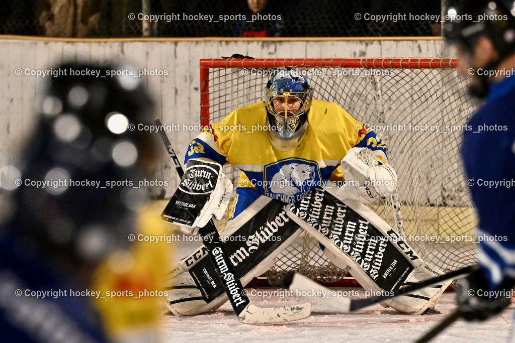 ELV Zauchen vs. EC Tigers Paternion  | #32 Fertani Karim ELV Zauchę, ELV Zauchen vs. EC Tigers Paternion , ELV Zauchen vs. EC Tigers Paternion  am 02.01.2025 in Eisoval Zauchen (Stadthalle Villach), Austria, (Photo by Bernd Stefan)