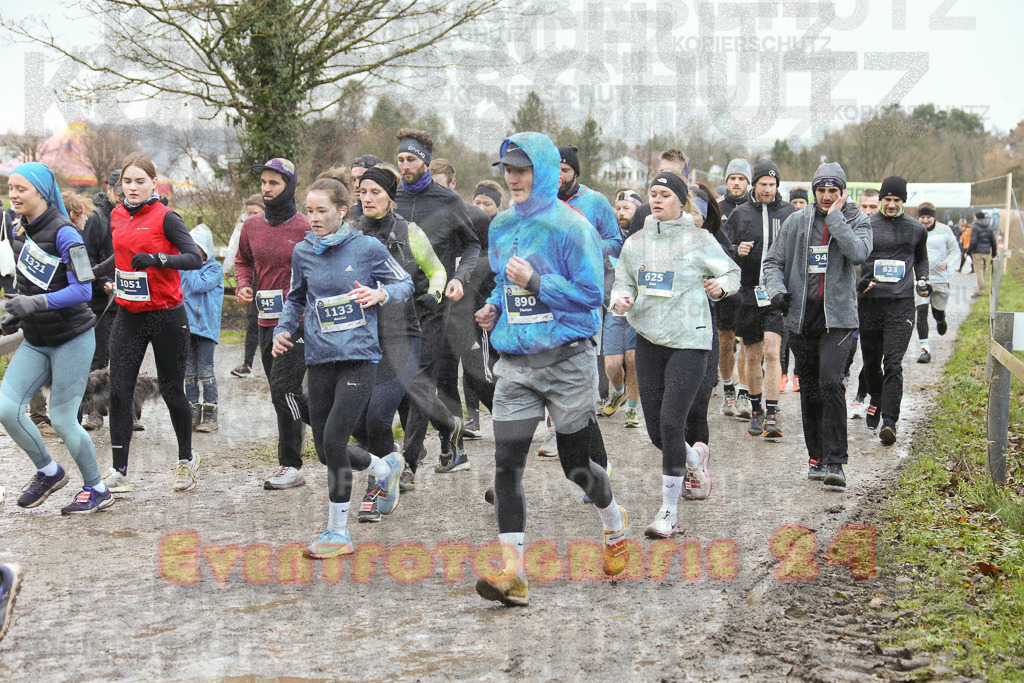 241208_0927_EX1_3845 | Sportfotografie im Rhein-Sieg Kreis, Köln, Bonn, NRW, Rheinland Pfalz, Hessen, etc. Unser Tätigkeitsfeld umfasst den Laufsport vom Volkslauf über den Marathon, Duathlon, Triathon bis zum Ultralauf wie Kölnpfad Ultra oder Schindertrail.