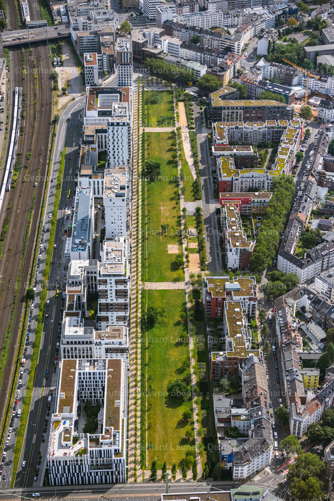 4049602 | moderne Büro-und Wohnhäuser am Berty-Albrecht-Park, Düsseldorf