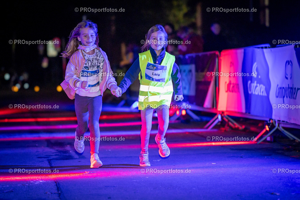 Martinslauf Sindorf 2023 in Kerpen-Sindorf, 09.11.2023 | Impressionen vom Martinslauf Sindorf 2023 am 09.11.2023 in Kerpen-Sindorf (Nordrhein-Westfalen).