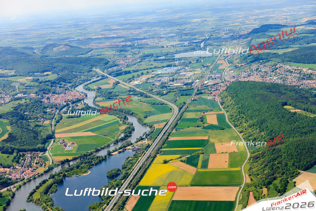 Die Luftaufnahme der Stadt Stettfeld wurde vom UL-Flugzeug heraus erstellt ( keine Drohne )- hohe Auflösung für beste Qualität