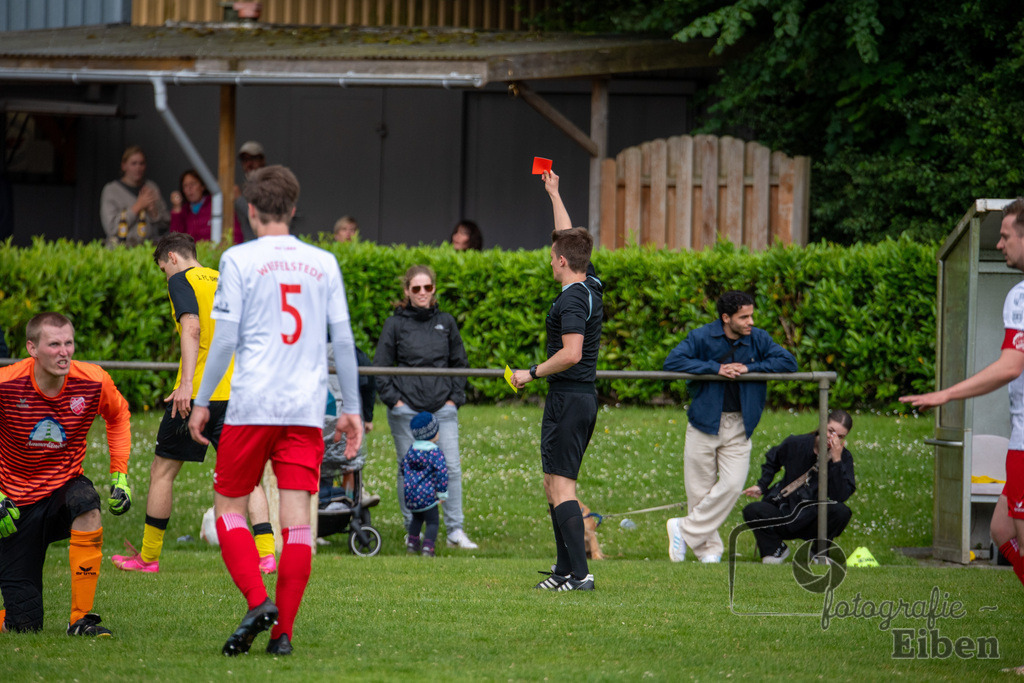 1. FC Ohmstede-SVE Wiefelstede | Herren Kreispokalfinale Jade-Weser-Hunte; 1.FC Ohmestede (gelb) - SVE Wiefelstede (weiß) am 16.06.2024; in Obenstrohe (Plaggenkrugstraße), Photo: Philip Eiben 2024 - Realisiert mit Pictrs.com