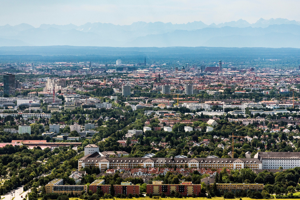 dr__0031570.jpg | MüNCHEN 09.08.2019 Stadtgebiet mit Außenbezirken und Innenstadtbereich in München im Bundesland Bayern, Deutschland. // City area with outside districts and inner city area in Munich in the state Bavaria, Germany. Foto: Daniel Reiter