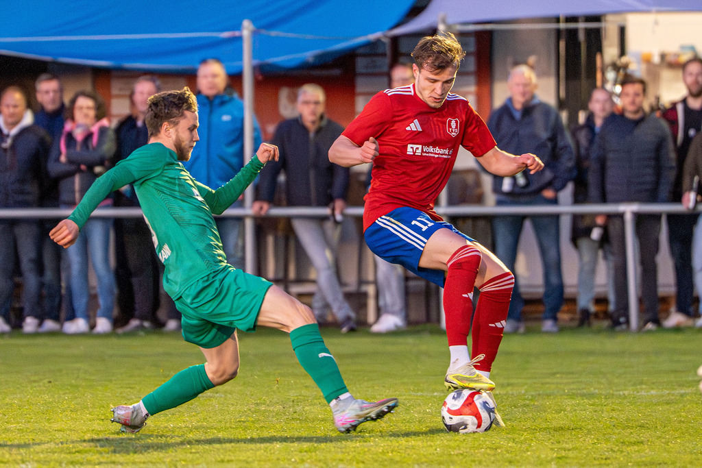 Fußball I Herren I Saison 2025-2026 I Landesliga Weser-Ems I 17. Spieltag I TV Dinklage - VfR Voxtrup I 13182 | jns.sportfotos - Realisiert mit Pictrs.com
