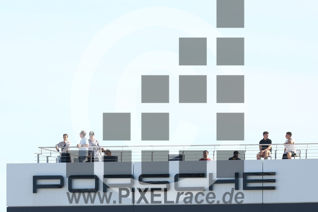 social-20260725_00764 | Schöne Erinnerungen an spannende Momente - das festzuhalten ist unser Job. PIXELrace.de ist seit 2003 auf den Rennstrecken Europas unterwegs um die Action draußen beim Fahren und die wunderbare Stimmung imm Fahrerlager für euch einzufangen.