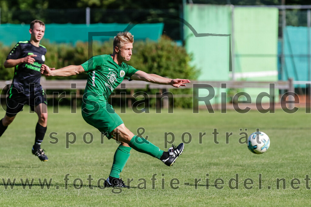 2023-07-09_105_FC_Forstern_gegen_SpVgg_Neuching | Forstern, Deutschland, 09.07.2023:
Fußball, Kreisklasse 2023 / 2024, Testspiel, FC Forstern gegen SpVgg Neuching, Endergebnis: 2:4

Niklas Kasper (FC Forstern, #7)

Foto: Christian Riedel / fotografie-riedel.net
