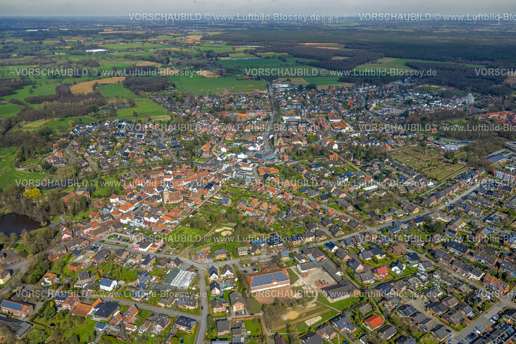 Schermbeck240310138 | Luftbild, Ortsansicht und evang. Sankt Georg Kirche im Ortszentrum, rote Dächer der Häuser, Fernsicht mit Wiesen und Feldern, Schermbeck, Nordrhein-Westfalen, Deutschland