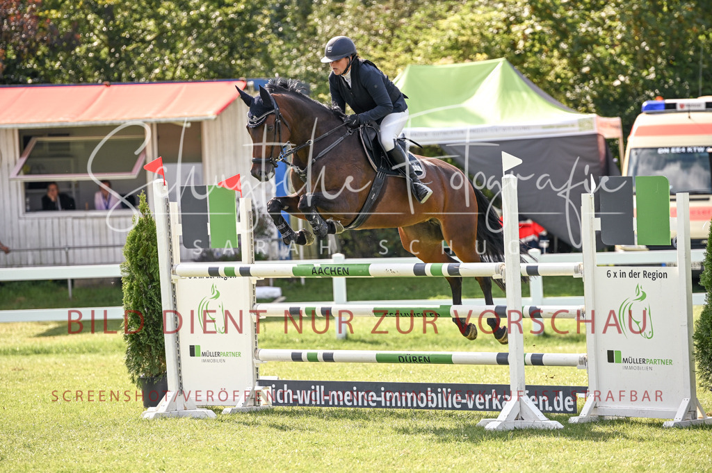 Schugtsche-Düren.2024-10.Springprf.M_-26 | Schugtsche Fotografie - Realisiert mit Pictrs.com