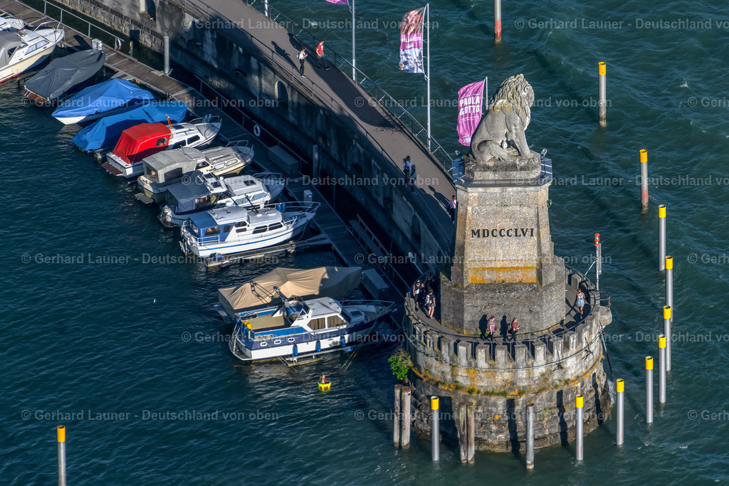 4032732 | LINDAU (BODENSEE) 12.06.2020 Sehenswürdigkeit und Tourismus- Attraktion des Geschichts- Denkmal " Bayerischer Löwe " in der Hafeneinfahrt an der Straße Römerschanze im Ortsteil Insel in Lindau (Bodensee) am Bodensee im Bundesland Bayern, Deutschland. Weiterführende Informationen bei: Lindau Tourismus und Kongress GmbH. // Tourist attraction of the historic monument " Bayerischer Loewe " on street Roemerschanze in the district Insel in Lindau (Bodensee) at Bodensee in the state Bavaria, Germany. Further information at: Lindau Tourismus und Kongress GmbH. Foto: Gerhard Launer
