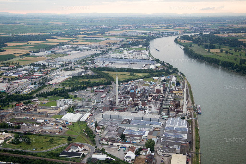 Luftbild: Synthomer Deutschland in Worms im Bundesland Rheinland-Pfalz in Deutschland. Foto: IMG_091116.jpg vom 04.07.2016 durch Werner Riehm/FLY-FOTO.de