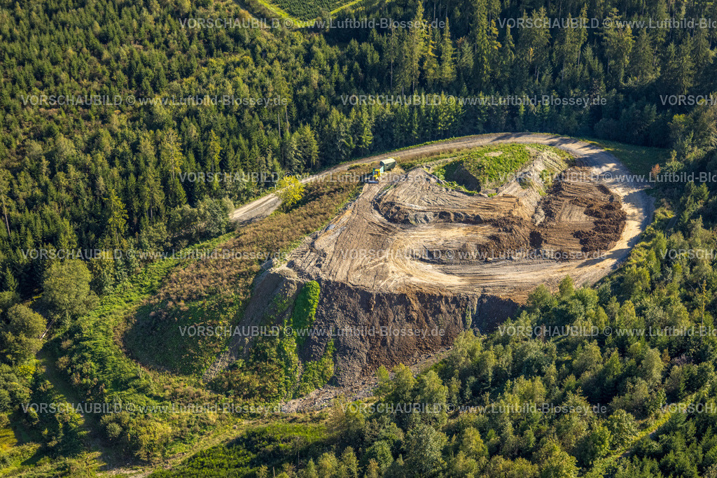 Schmallenberg230910731BadFredeburg | Luftbild, Baustelle im Wald nahe der Oihlsker Hütte, Fredeburg, Schmallenberg, Sauerland, Nordrhein-Westfalen, Deutschland