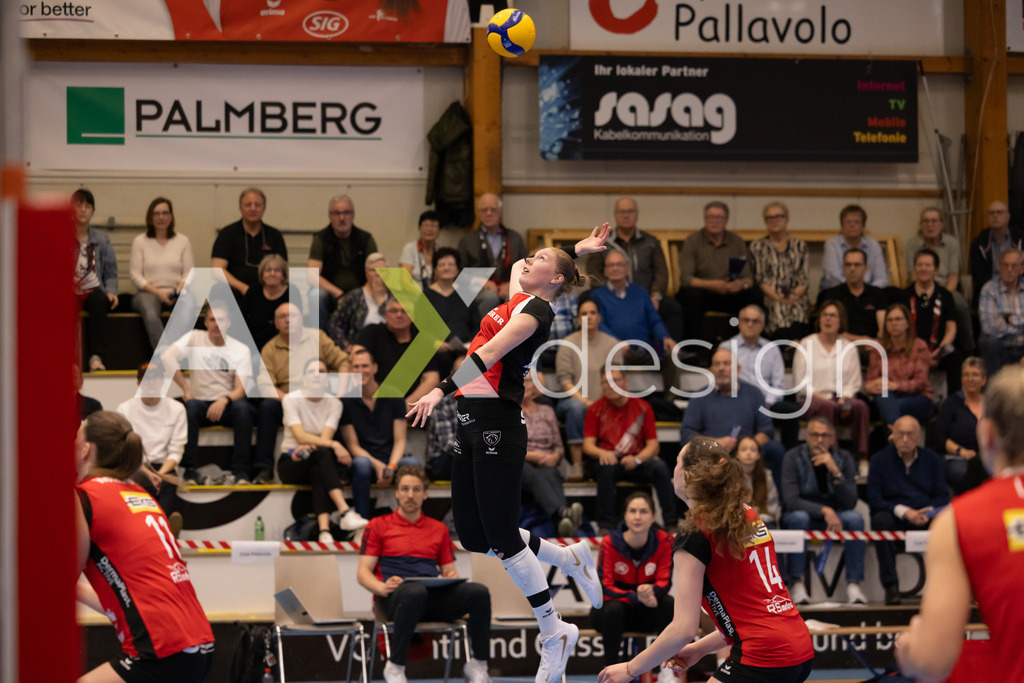 Volleyball I Frauen I Saison 2025-2026 I Volleyball NLA | Women I 1/2 Finals I  VC Kanti Schaffhausen - Sm'Aesch Pfeffingen I 07.03.2026 | 9 Jordan Lockwood (USA) (VC Kanti Schaffhausen) – Diagonal - Realisiert mit Pictrs.com