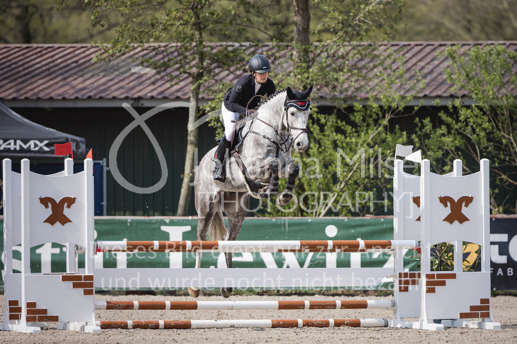 220426_Mühlen_SprPfA2-235 | Late Entry Mühlen
26.04.2022
02 Springpferde-A** 4-6j