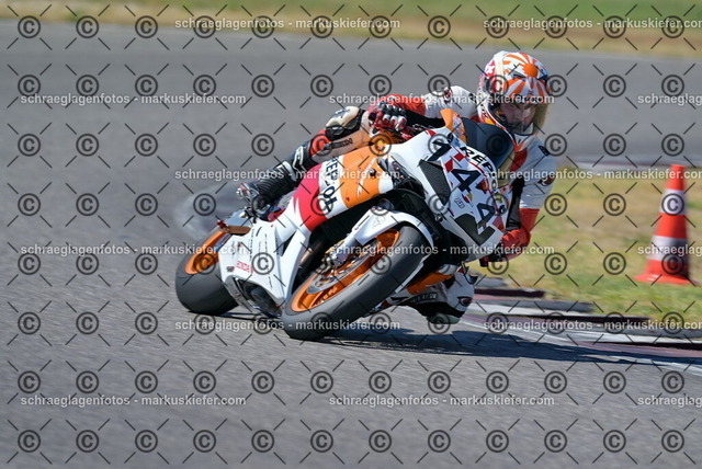 26bt04-0765 | markuskiefer.com - Realisiert mit Pictrs.com