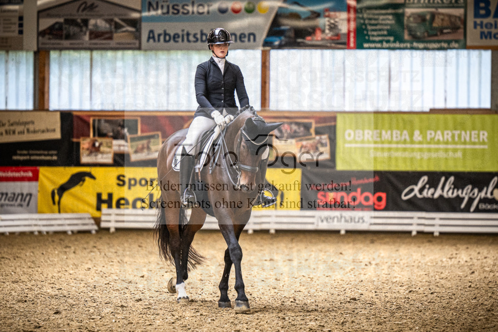 DOS_4518 | Entdecke hochwertige Reitturnierfotos von Foto Oger. Professionell, emotional und authentisch – jetzt Lieblingsmomente im Shop bestellen.Deutschlandweite Turnierfotografie. - Realisiert mit Pictrs.com