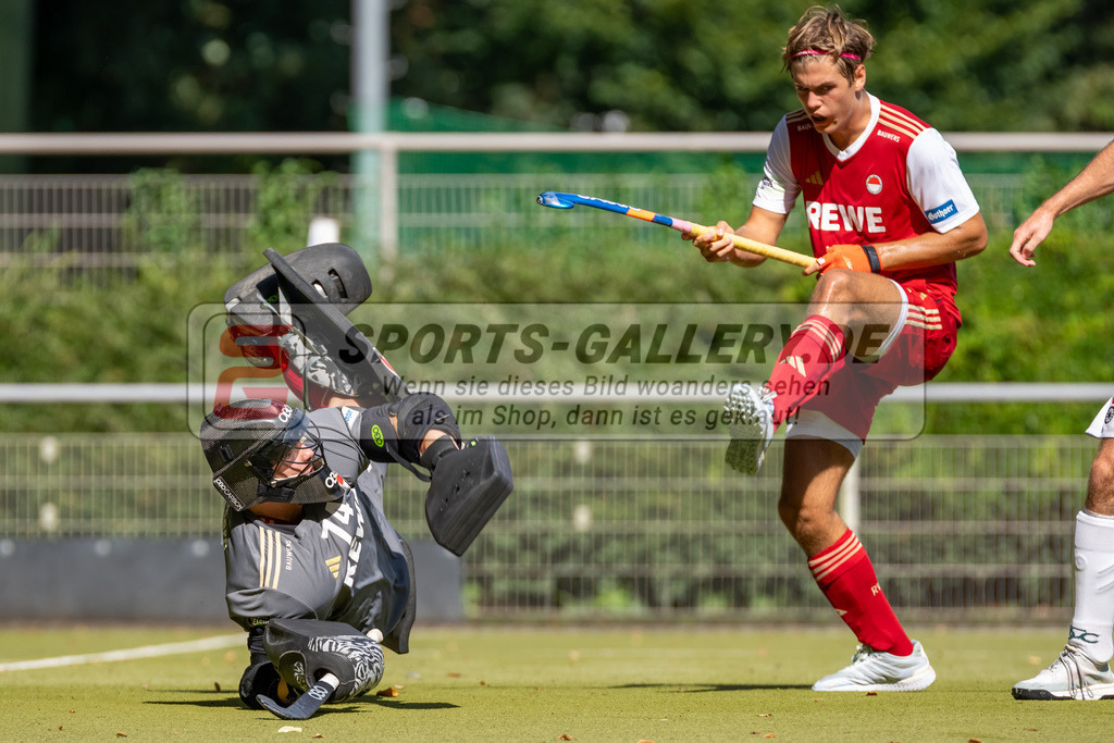 HK_20240907_105387 | 1. Bundesliga Herren RW Köln - Crefelder HTC am 7.9.2024 RW Köln, Köln , Jean Danneberg ( Torwart Rot-Weiss Köln #74 )