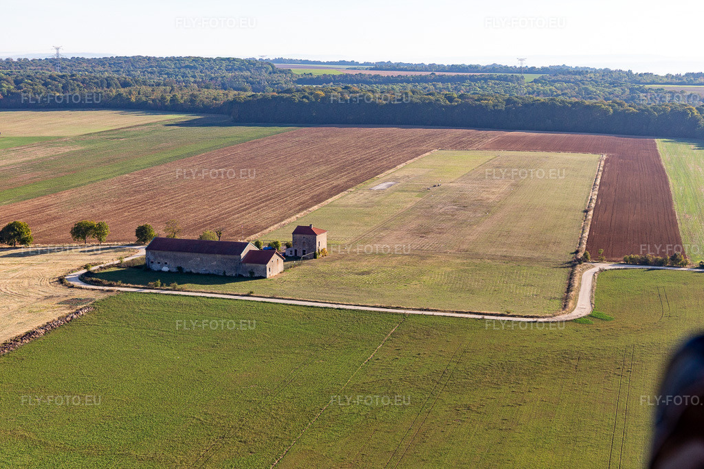 Vue aérienne: ULM à Eulmont dans le département Meurthe et Moselle, France. Photo: IMG_118150.jpg prise le 15/09/2019 par Werner Riehm/FLY-FOTO.eu – Résolution de l'original: 5472 x 3648 px