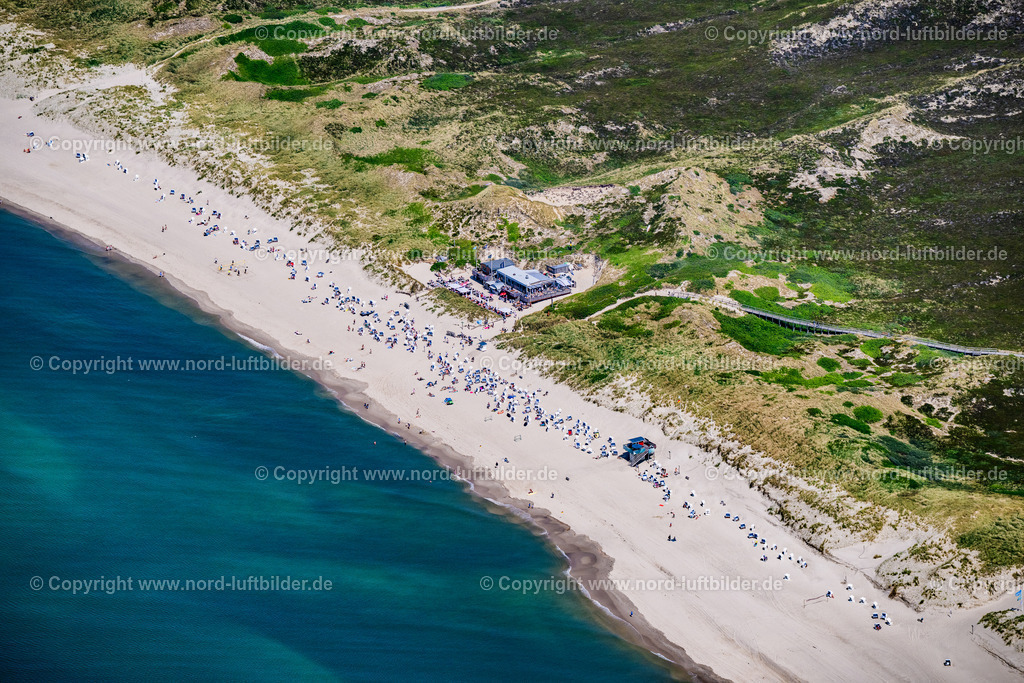 Sylt_Kampen_Strand_Buhne_16_ELS_5392130625 | KAMPEN (SYLT) 13.08.2025 Gebäude des Restaurant " Buhne 16 " in Kampen (Sylt) auf der Insel Sylt im Bundesland Schleswig-Holstein, Deutschland. Weiterführende Informationen bei: Buhne16 GmbH & Co. KG. // Building of the restaurant " Buhne 16 " in Kampen (Sylt) at the island Sylt in the state Schleswig-Holstein, Germany. Further information at: Buhne16 GmbH & Co. KG. Foto: Martin Elsen