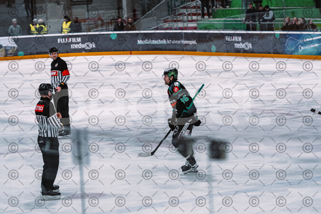 Alligators_vs_Memmingen_05_12_2025-077 | Höchstadt Alligators Fotogalerie: Eishockey-Action aus Franken. Professionelle Spielfotos, Portraits & Stadionbilder zum Download. Jetzt entdecken! - Realisiert mit Pictrs.com