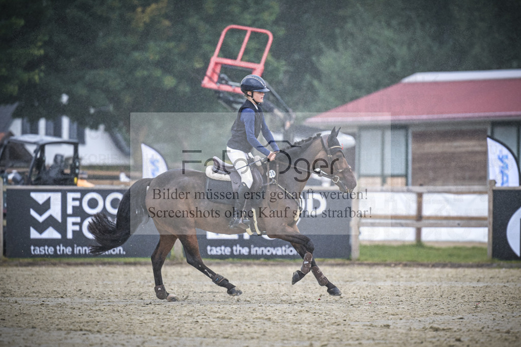 DOS_0185 | Entdecke hochwertige Reitturnierfotos von Foto Oger. Professionell, emotional und authentisch – jetzt Lieblingsmomente im Shop bestellen.Deutschlandweite Turnierfotografie. - Realisiert mit Pictrs.com