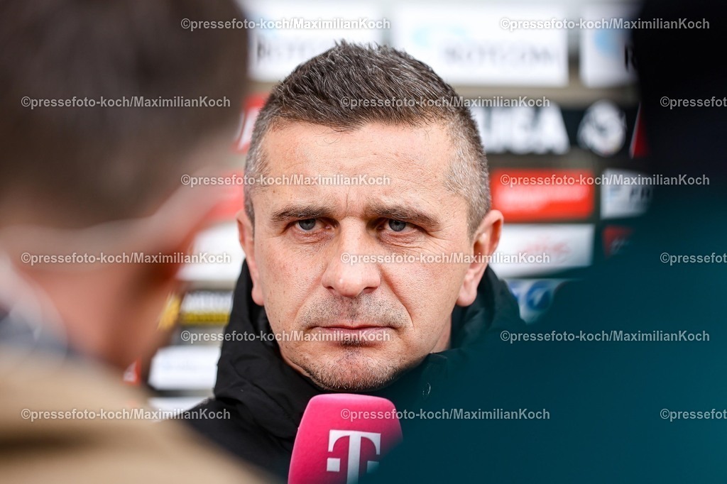 xKWIx21022601014 | 21.02.2026, xKWIx, Fußball, 3. Liga, Alemannia Aachen - SC Verl, Tivoli: Mersad Selimbegovic (Alemannia Aachen Cheftrainer) Photo: xKamilxWilkowskixPressefotoKochx