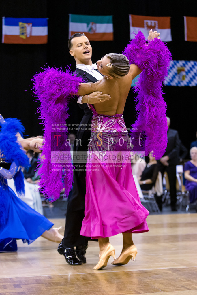 20241102_DM_HGR_Std_15877 | Tanzsportbilder, Standardtanz, Lateintanz, WDSF, DTV, LTVB, dancecomp, goc, hessen tanzt, blaues band der spree, walzer, tango, wiener walzer, slowfox, quickstepp, samba, rumba, cha-cha-cha, paso doble. jive, hd-kroft photography, turniertanzsport
