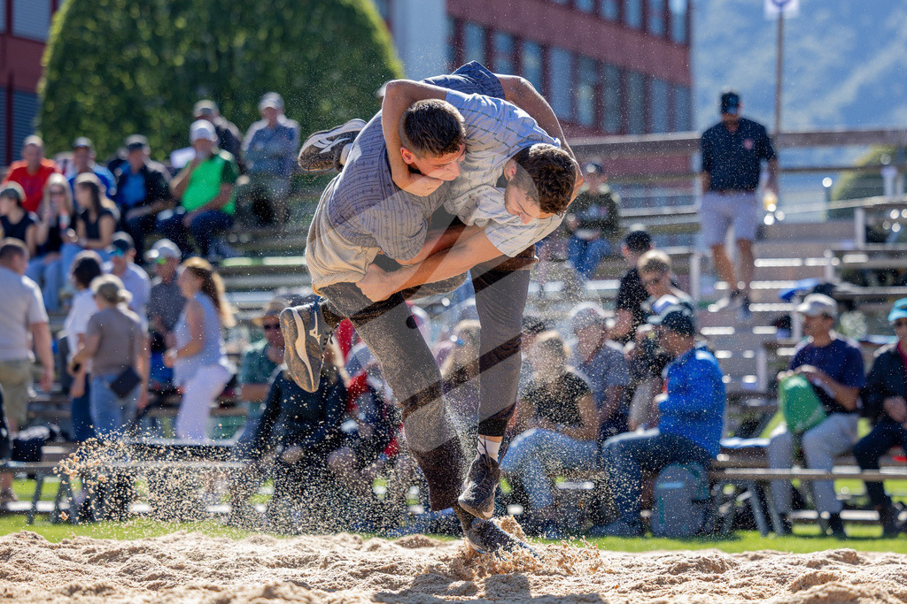 HSiebnen2026_3G_00223 | Die Schwinger des Schwyzer Kantonalen Schwingerverbandes: Fotos, die Dynamik und Leidenschaft festhalten, sowie emotionale Momente aus dem traditionellen Schwingsport zeigen. - Realisiert mit Pictrs.com