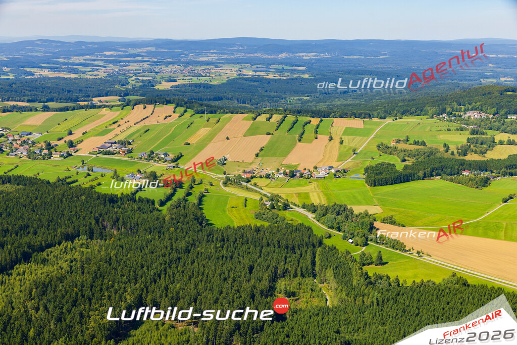 Luftaufnahme Weberhäuser Schönsee - Die Luftaufnahme wurde 2025 vom UL-Flugzeug heraus erstellt ( keine Drohne ) - Hochauflösende Luftaufnahme - für professionelle Ausdrucke geeignet. Die Geschenkidee !Mit Lizenz und Bildrechte bestellbar