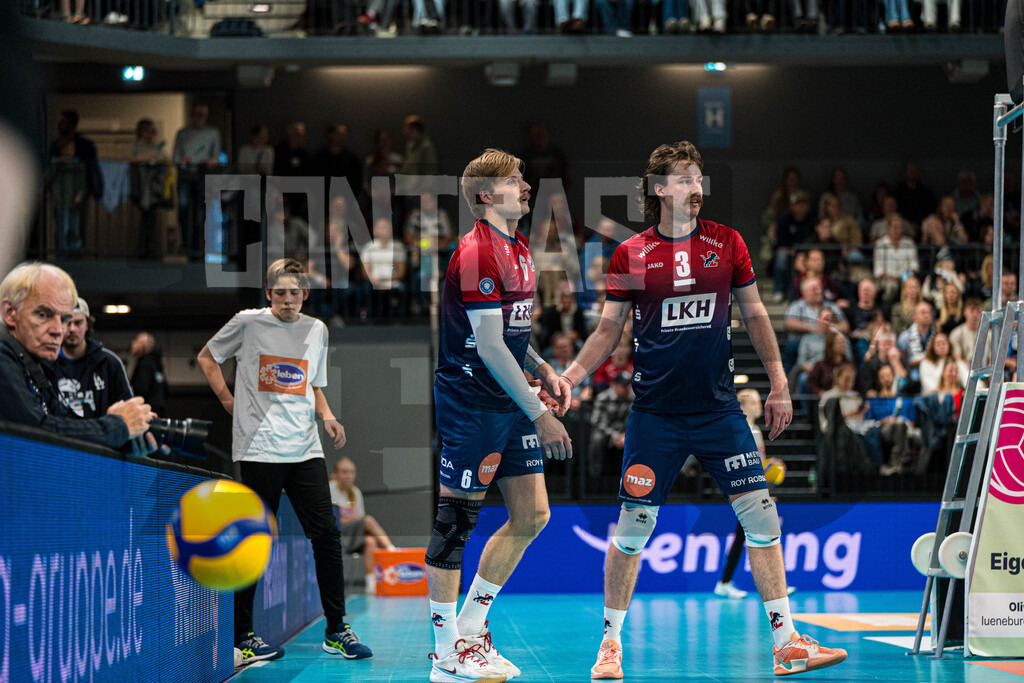 Volleyball I Herren I Saison 2025/2026 I Volleyball Bundesliga I 4. Spieltag I SVG Lüneburg - Energiequelle Netzhoppers KW | CONTRAST ZERØ MEDIA - Realisiert mit Pictrs.com