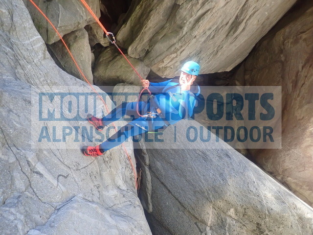 P9210032 | Bestelle die Bilder deines Berg- oder Wasser-Abenteuers mit Mountain Sports bequem von zu Hause aus direkt über unseren Online Fotoshop von pictrs.com. - Realisiert mit Pictrs.com