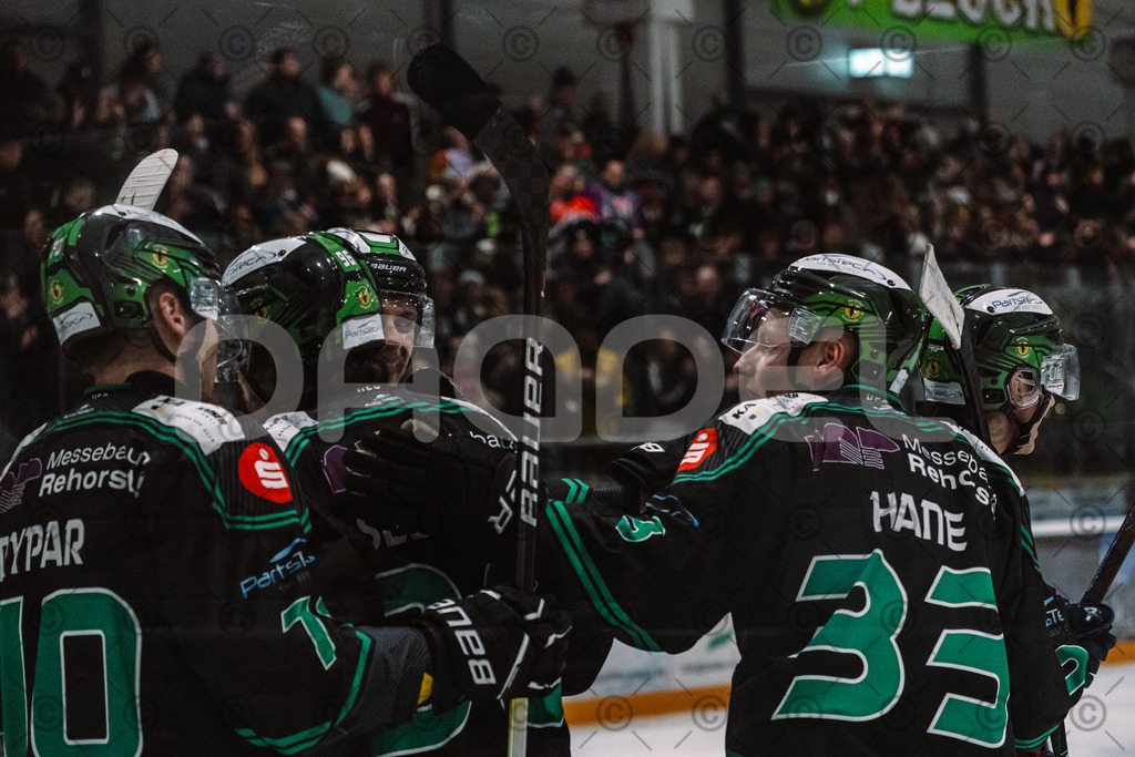 Alligators_vs_Passau_26_12_2025-053 | Höchstadt Alligators Fotogalerie: Eishockey-Action aus Franken. Professionelle Spielfotos, Portraits & Stadionbilder zum Download. Jetzt entdecken! - Realisiert mit Pictrs.com