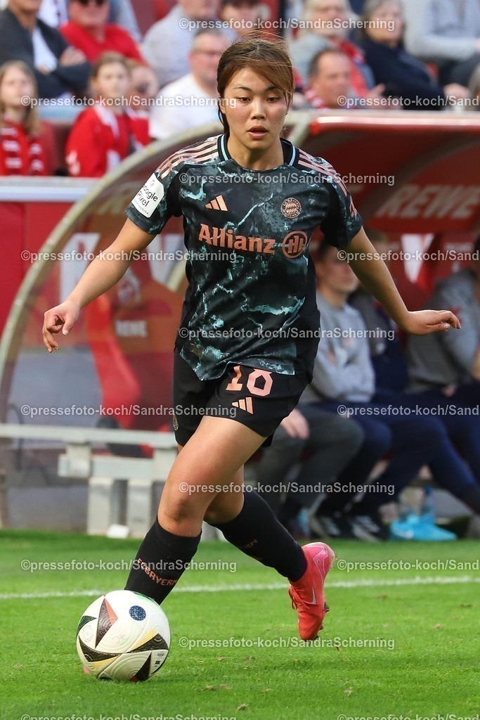 xSSC09032501014 | 09.03.2025, xsscx, Frauen Fußball, 1. FC Köln - FC Bayern München, 1. Fußball Bundesliga, 16. Spieltag, RheinEnergie-STADION, Saison 2024 2025: Momoko Tanikawa (FC Bayern München 18) DFB regulations prohibit any use of photographs as image sequences and or quasi-video. Nordrhein-Westfalen Deutschland