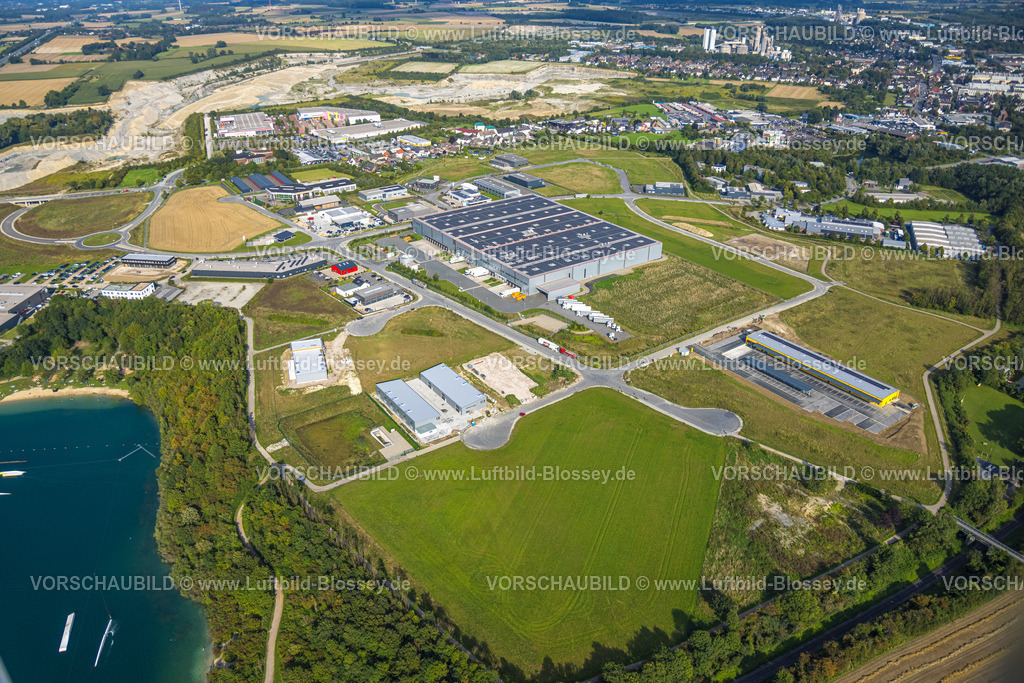Beckum230805435 | Luftbild, Gewerbegebiet Obere Brede, B Logistik Logistikdienst mit Solardach, Beckum, Münsterland, Nordrhein-Westfalen, Deutschland