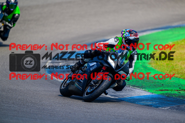 MaZZes_FotoMatrix_240520_6007705_6387 | INST