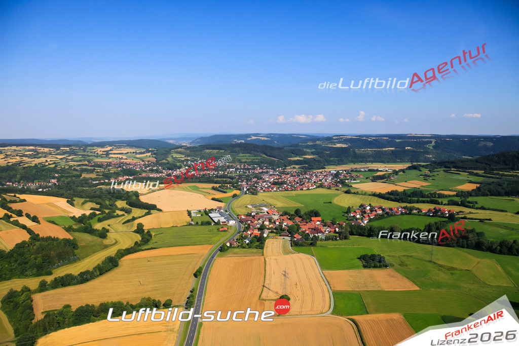 Die Luftaufnahme Großvichtach - Marktrodach wurde vom UL-Flugzeug (keine Drohne) aus fotografiert.Hohe Druck- Auflösung-die Geschenkidee!